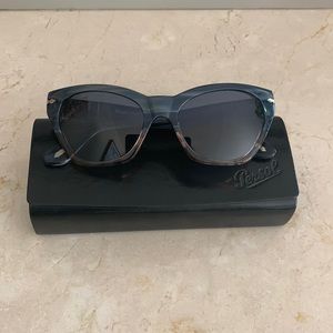 Persol cat-eye sunglasses - EUC!